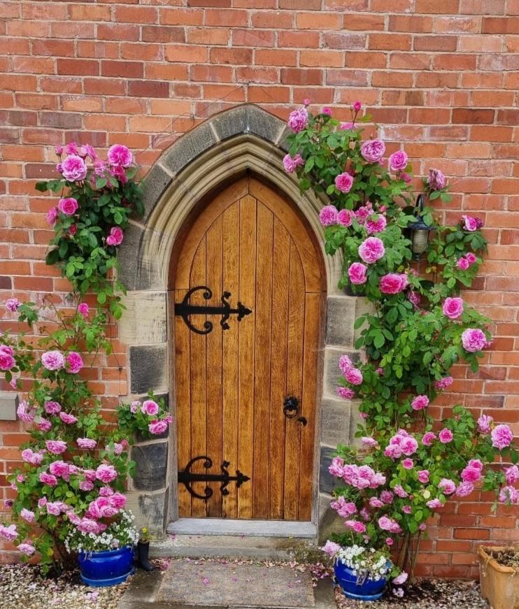 The Old Coach House Bed & Breakfast Llangollen Eksteriør bilde
